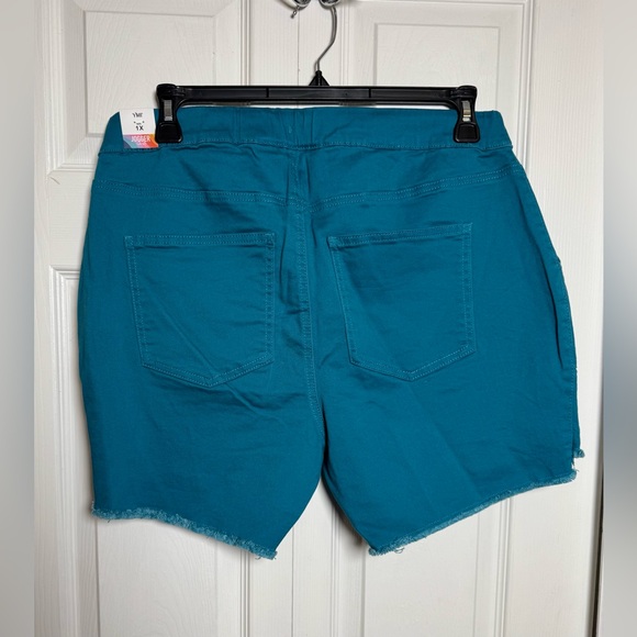 YMI Women’s Teal Shorts - Picture 5 of 6